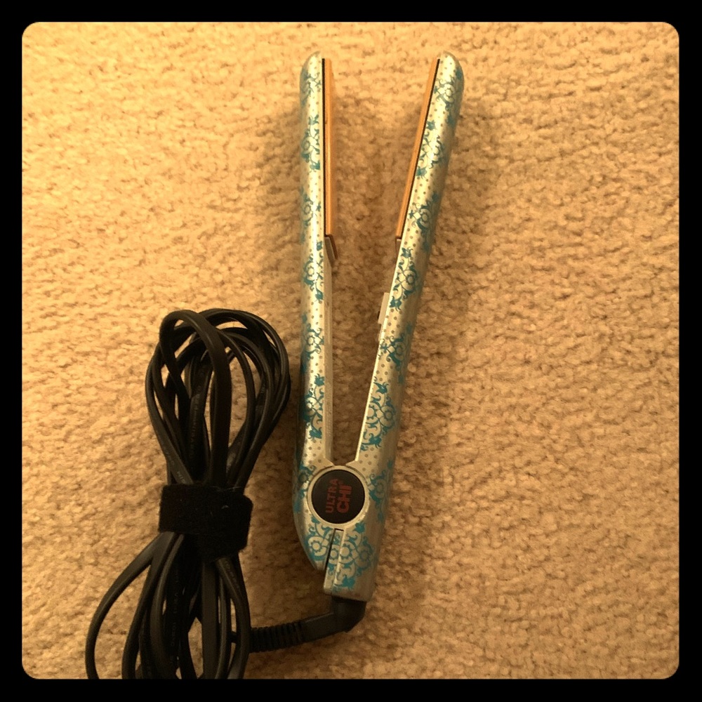 Ultra chi flat iron like new